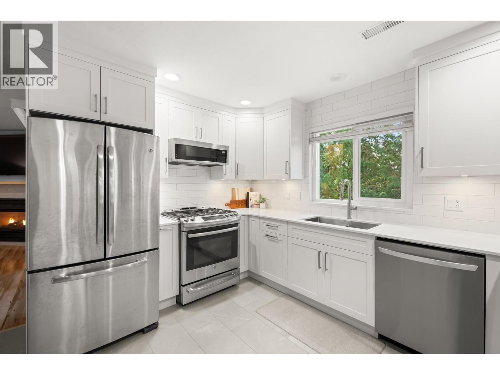 23216 121A AVENUE Image 10