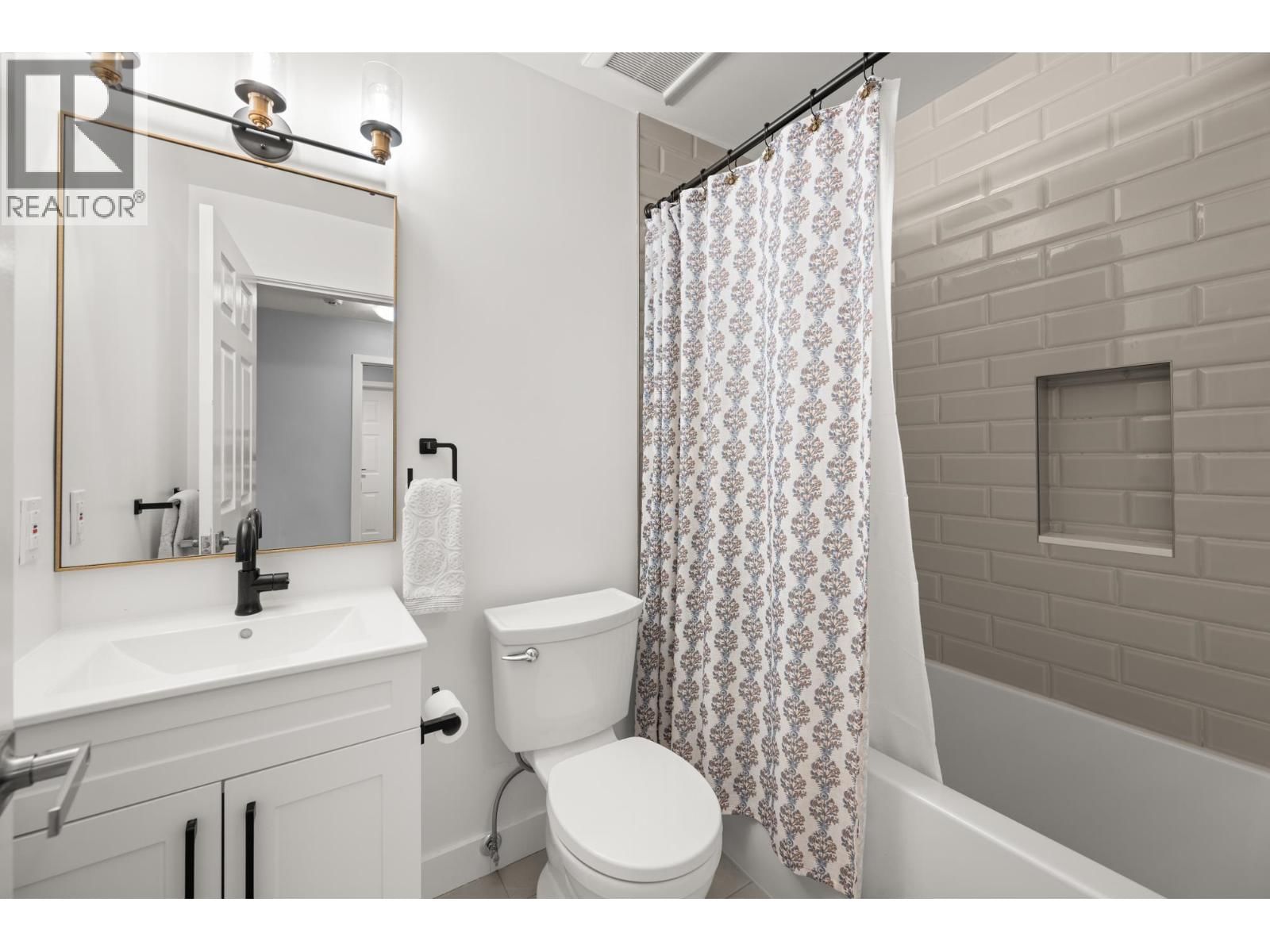 23216 121A AVENUE Image 30