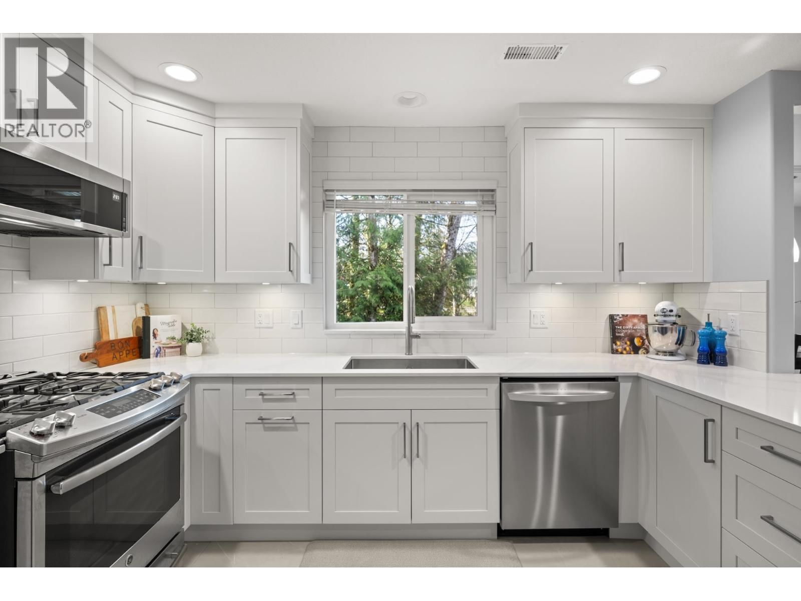 23216 121A AVENUE Image 9