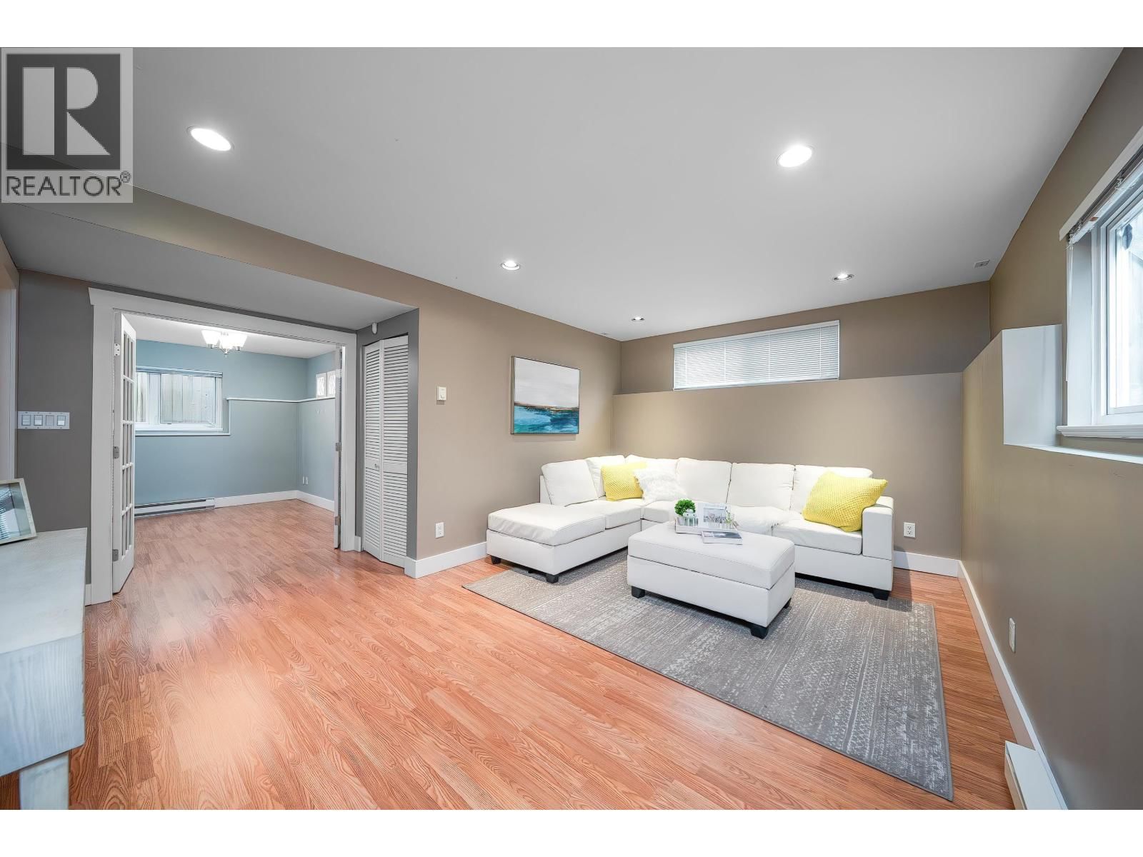 2862 22ND AVENUE Image 10