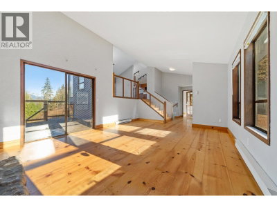 25443 BOSONWORTH Avenue | Maple Ridge British Columbia | Slide Image Six