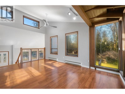 25443 BOSONWORTH Avenue | Maple Ridge British Columbia | Slide Image Nine