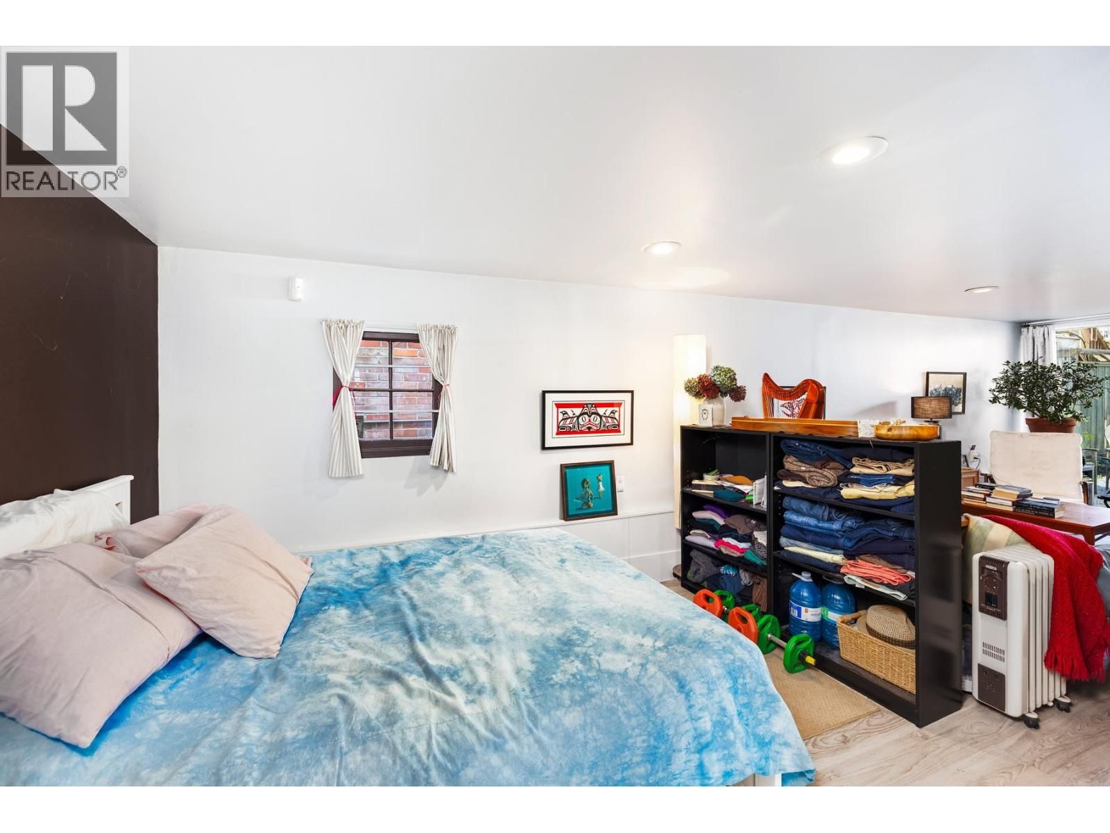 4491 HARRIET STREET Image 25