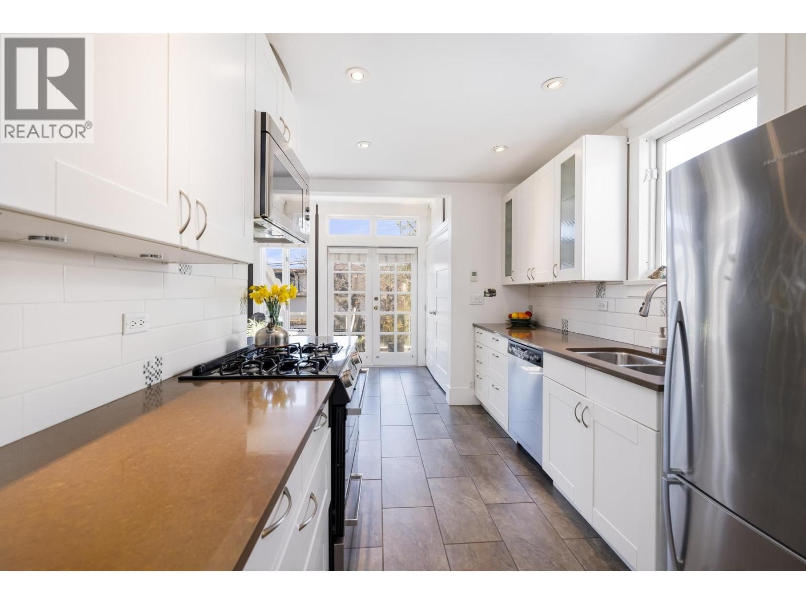 4491 HARRIET STREET Image 6