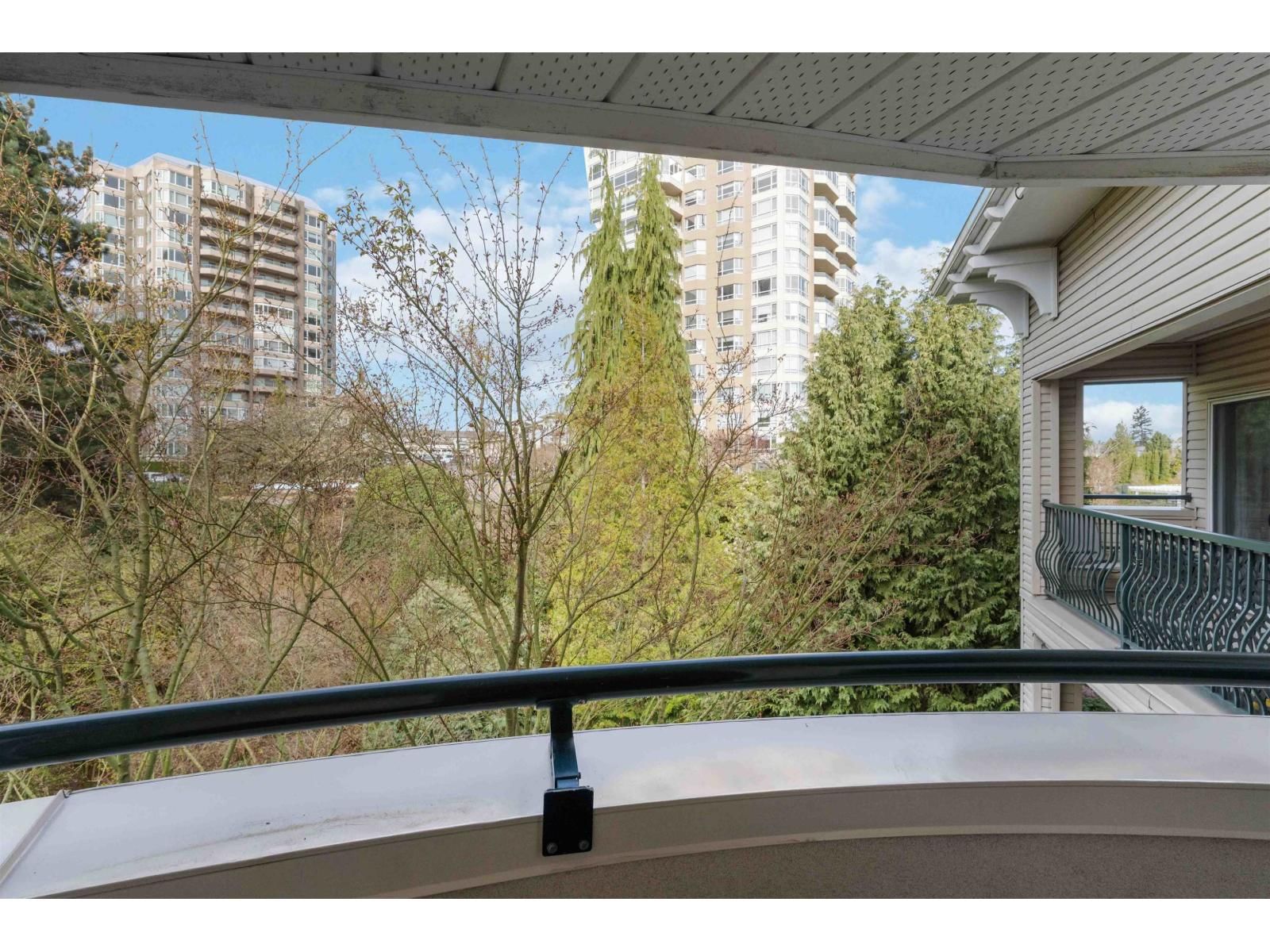 415 - 3172 GLADWIN ROAD Image 28