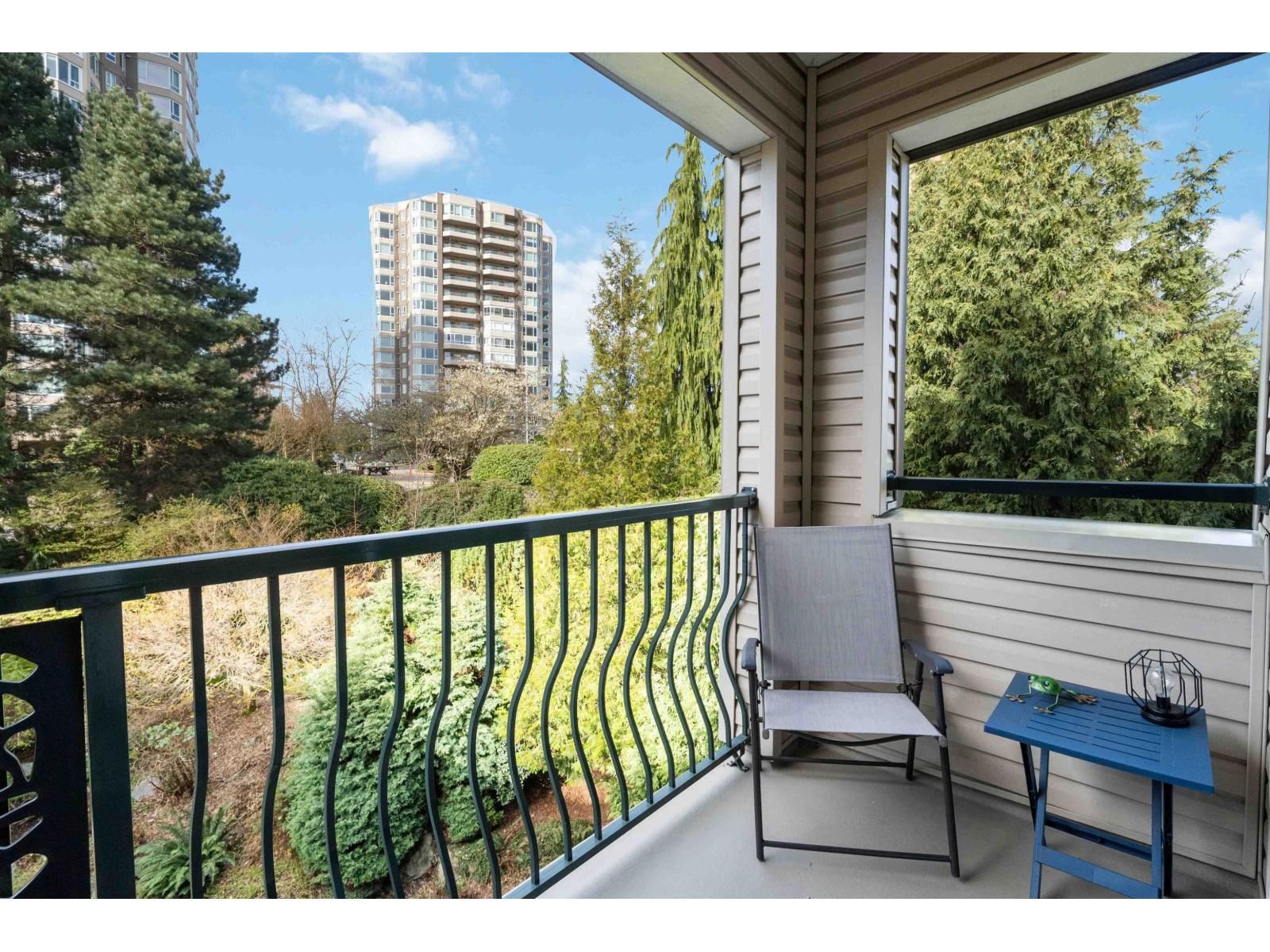 415 - 3172 GLADWIN ROAD Image 32