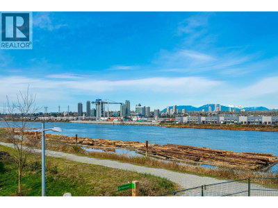 10333 RIVER Drive | Richmond British Columbia | Slide Image Twelve