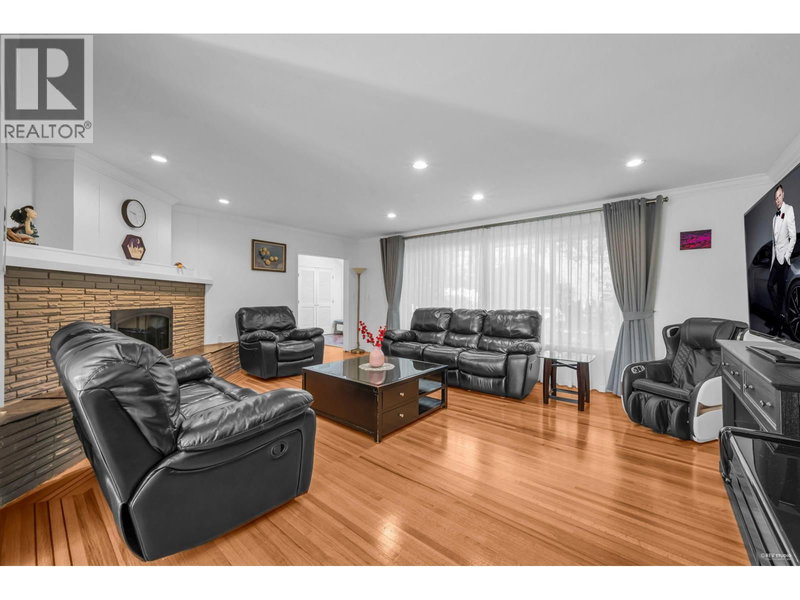 310 MACBETH Crescent, West Vancouver, V7T1V7 | Image 2