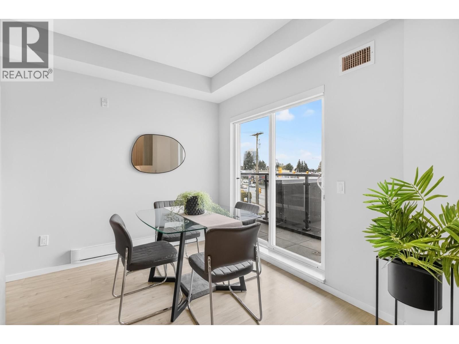 215 - 6283 KINGSWAY AVENUE Image 18