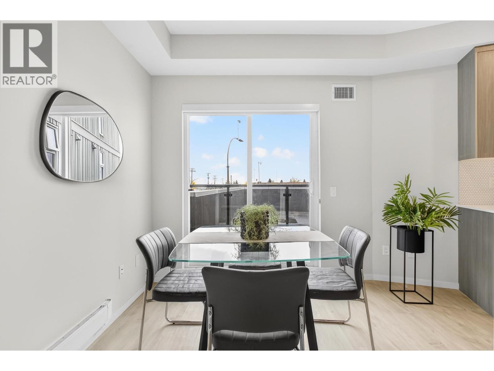 215 - 6283 KINGSWAY AVENUE Image 19