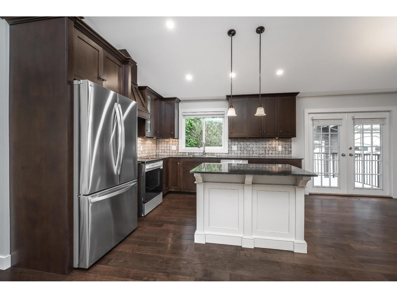 20468 43 AVENUE Image 12