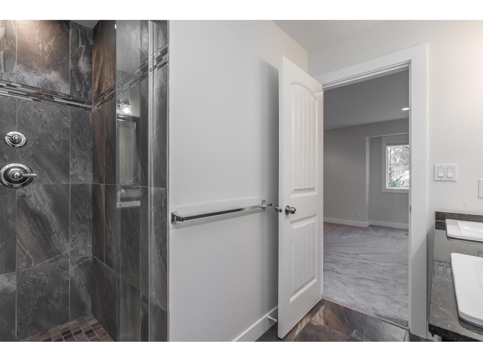 20468 43 AVENUE Image 22