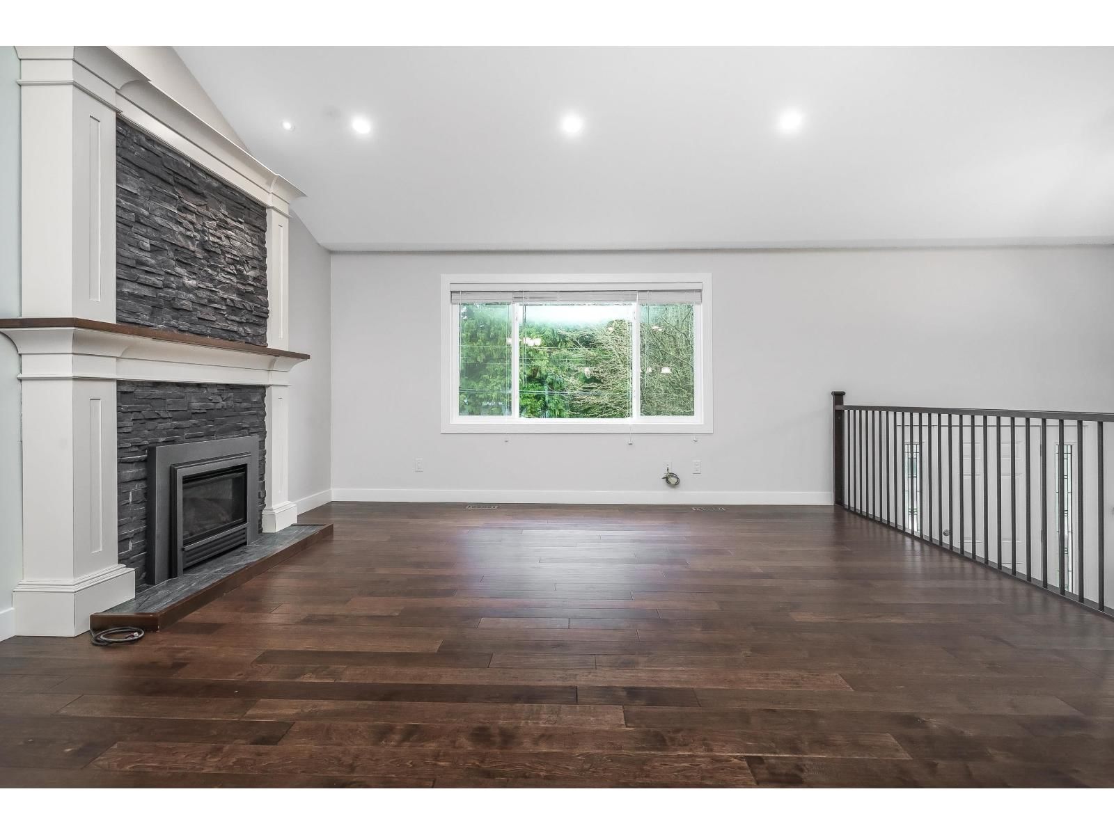 20468 43 AVENUE Image 6