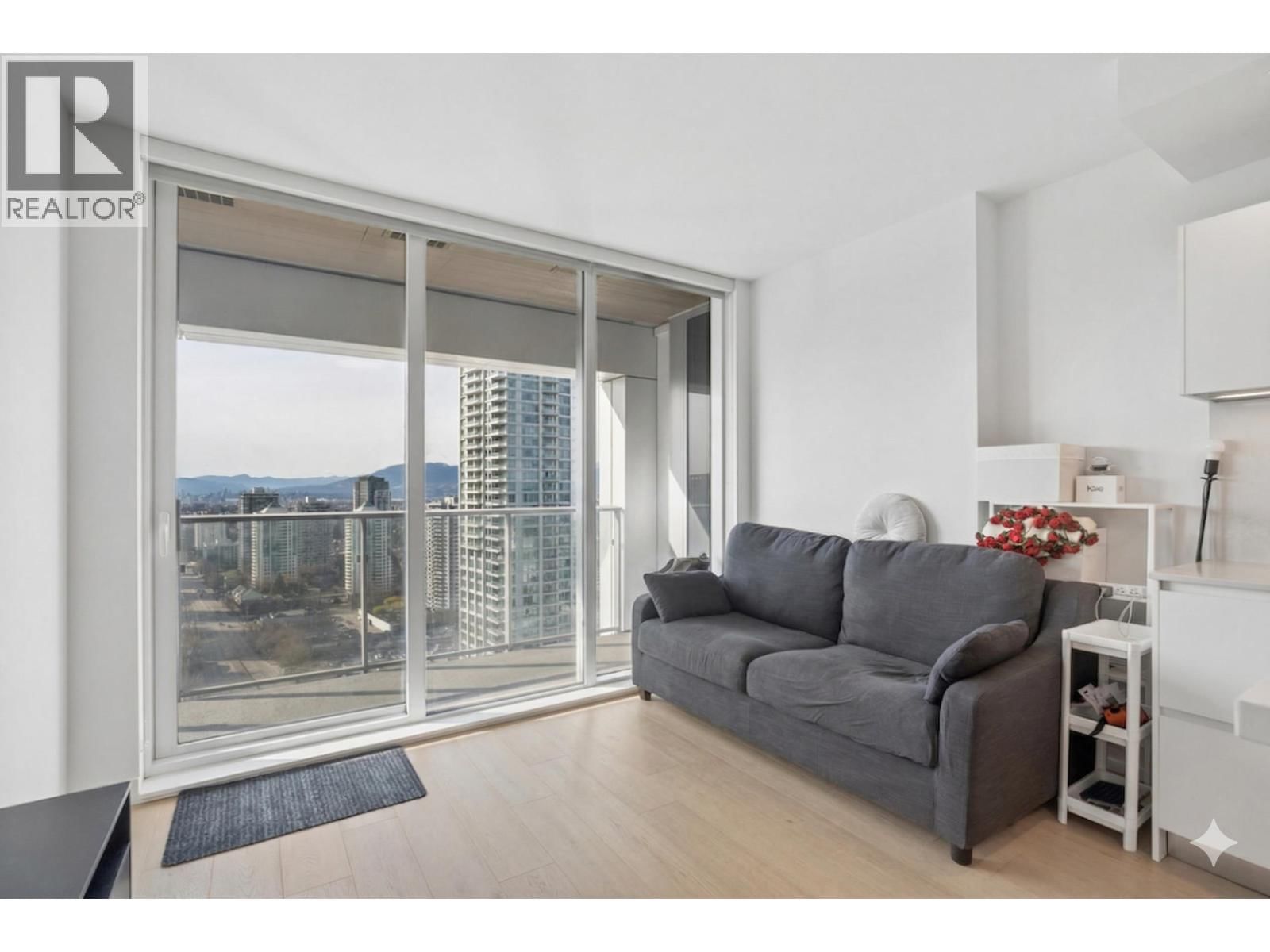 2506 - 6000 MCKAY AVENUE Image 22