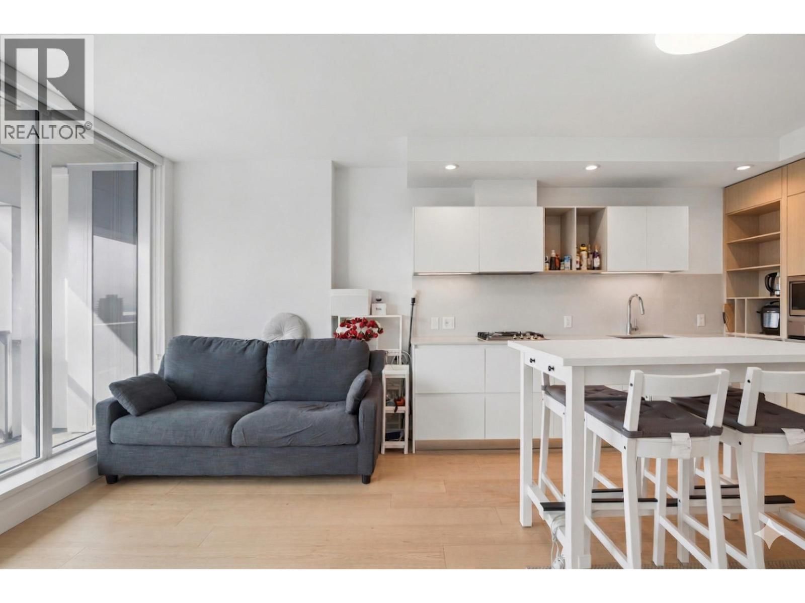 2506 - 6000 MCKAY AVENUE Image 27