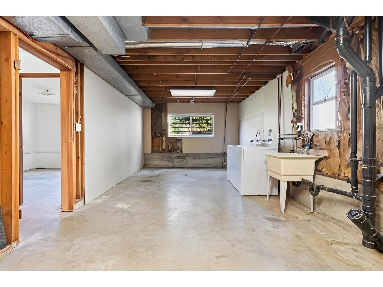 7257 148 STREET Image 12