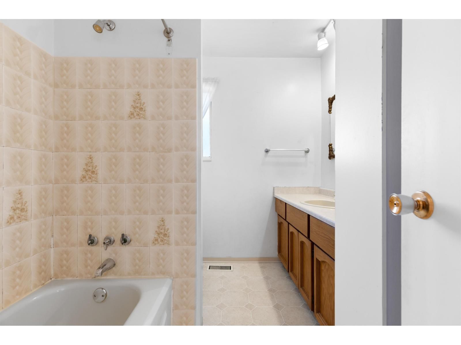 7257 148 STREET Image 18