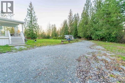 12753 256 Street | Maple Ridge British Columbia | Slide Image Twelve
