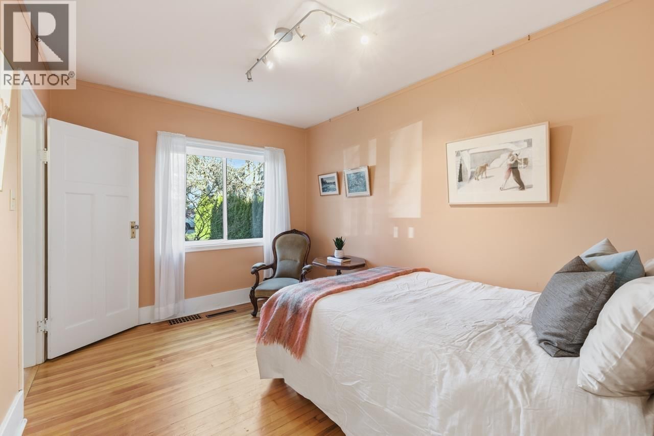 3760 29TH AVENUE Image 16