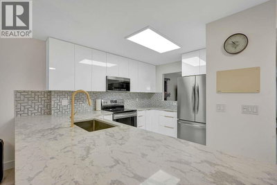 144 SHORELINE Circle | Port Moody British Columbia | Slide Image Nine