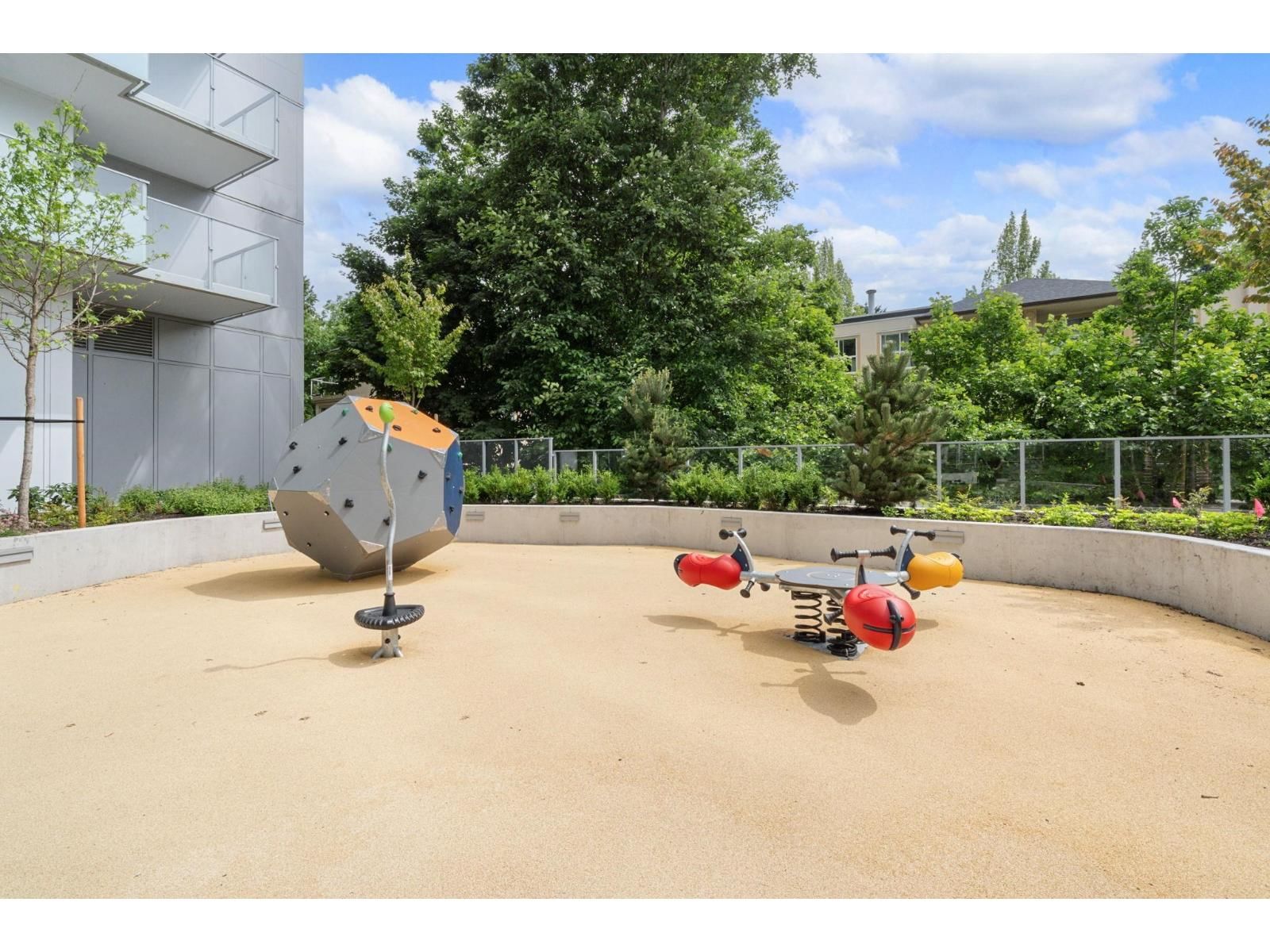 1202 - 13778 100 AVENUE Image 31