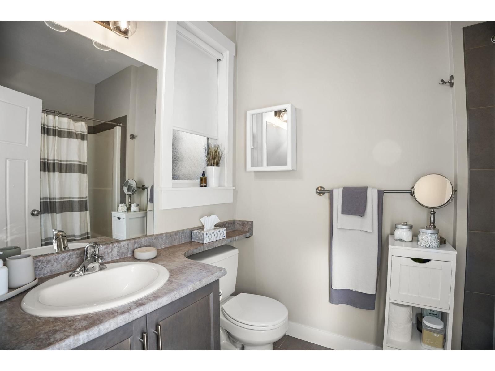 46674 UPLANDS ROAD Image 16