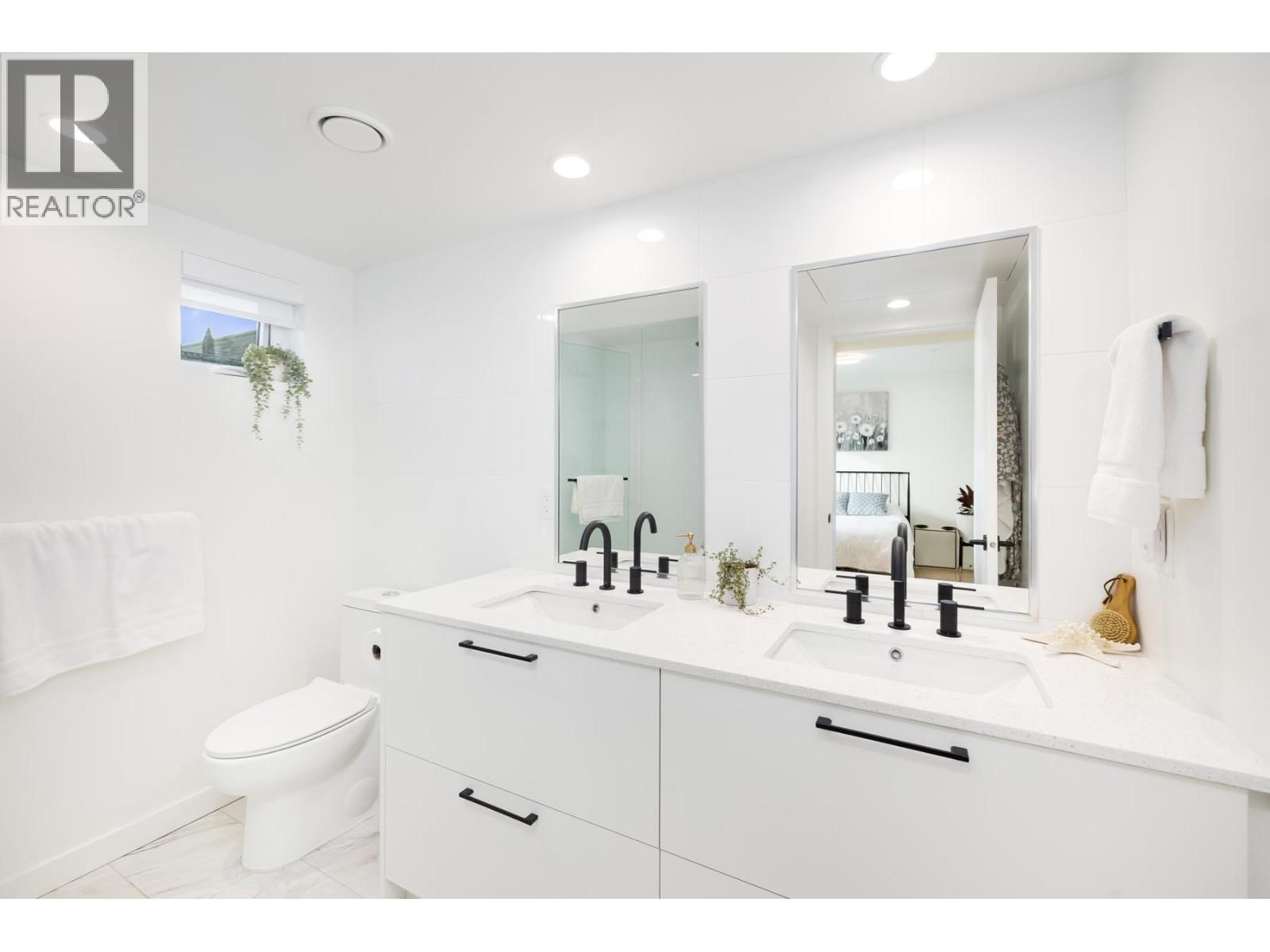 444 - 545 2ND STREET Image 16