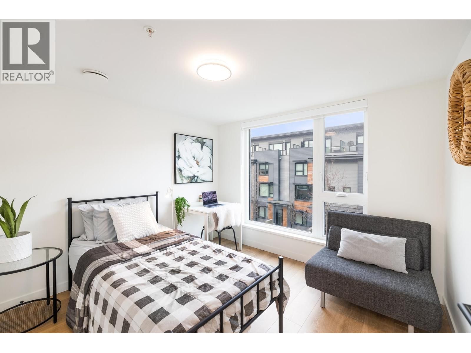 444 - 545 2ND STREET Image 19