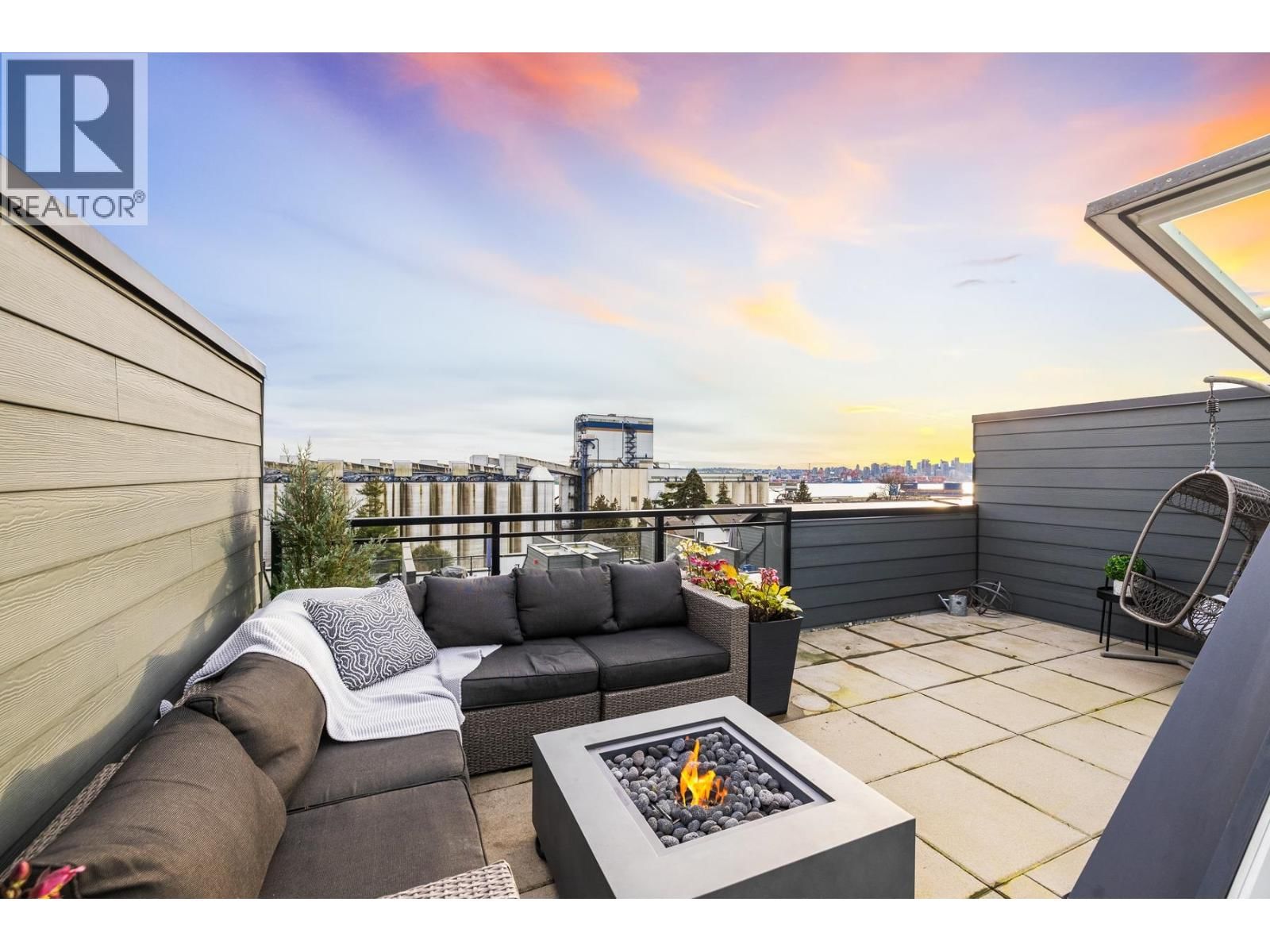 444 - 545 2ND STREET Image 23