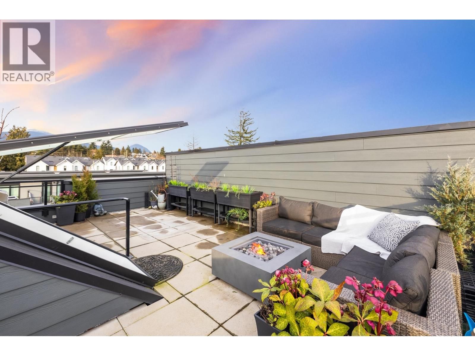 444 - 545 2ND STREET Image 24