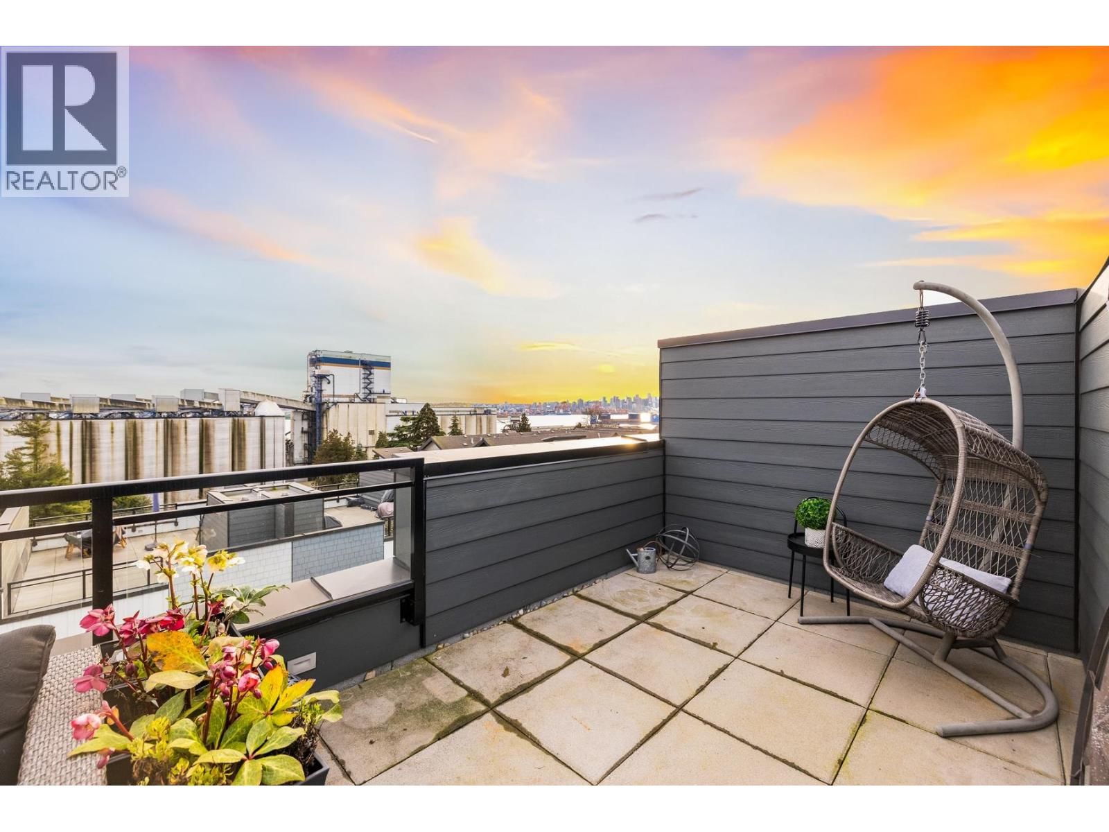 444 - 545 2ND STREET Image 26