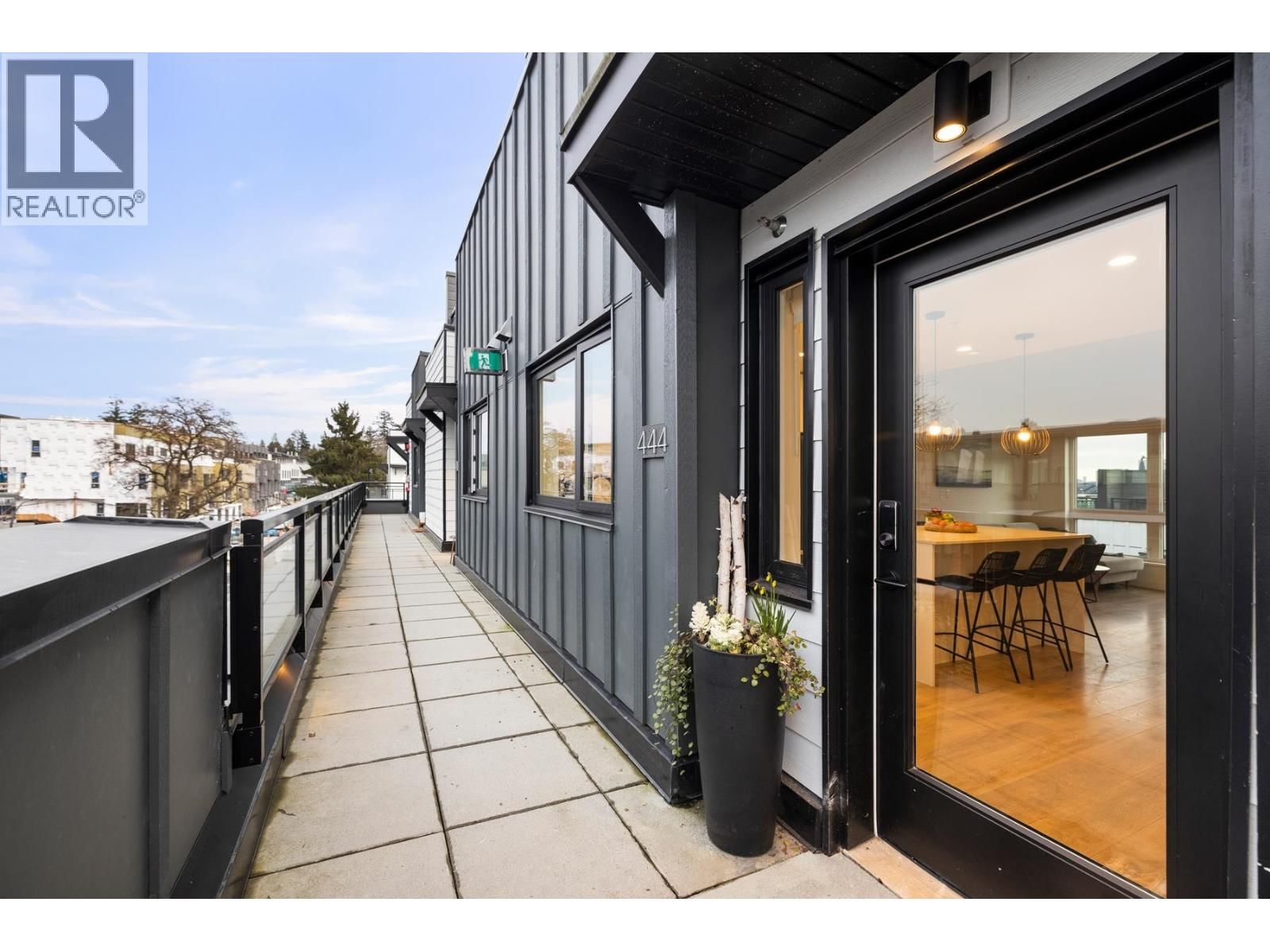 444 - 545 2ND STREET Image 38