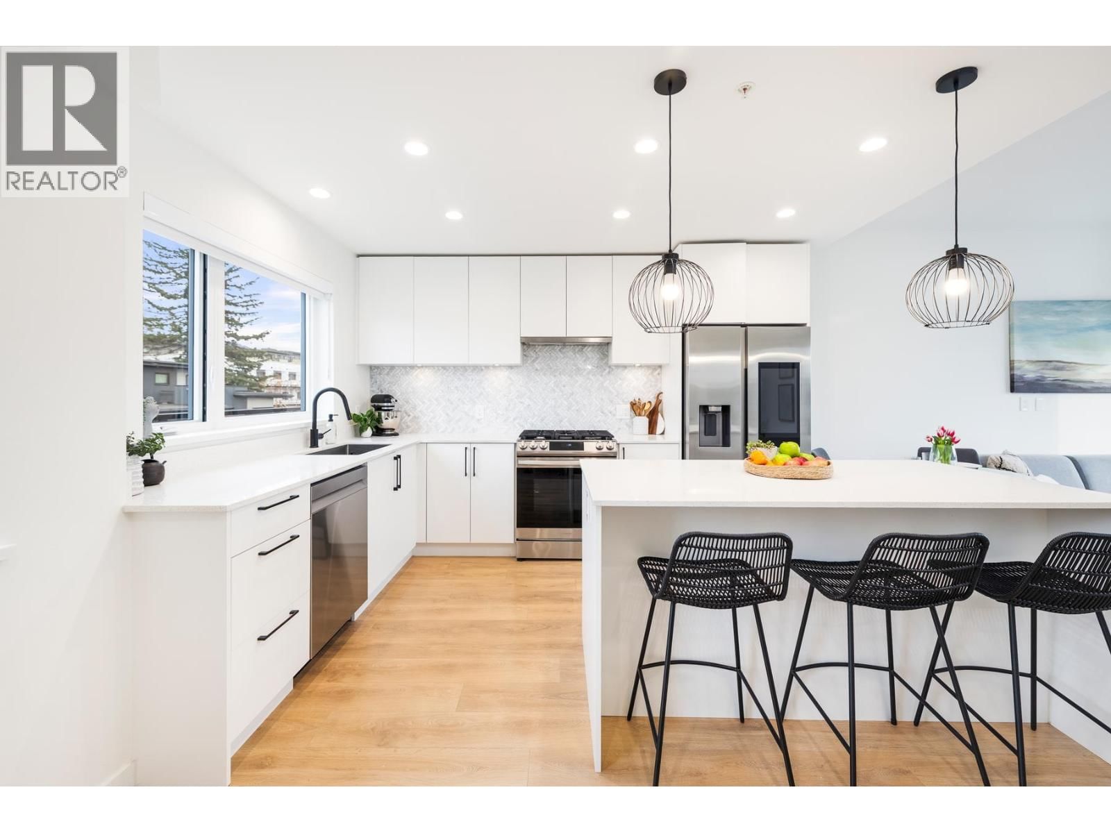 444 - 545 2ND STREET Image 4