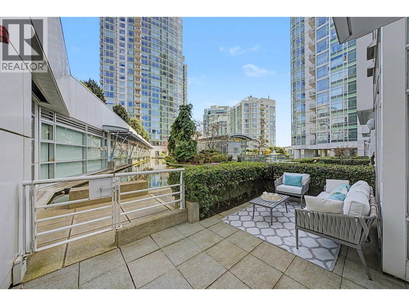 TH A - 1199 MARINASIDE Crescent, Vancouver, V6Z2Y2 | Image 2