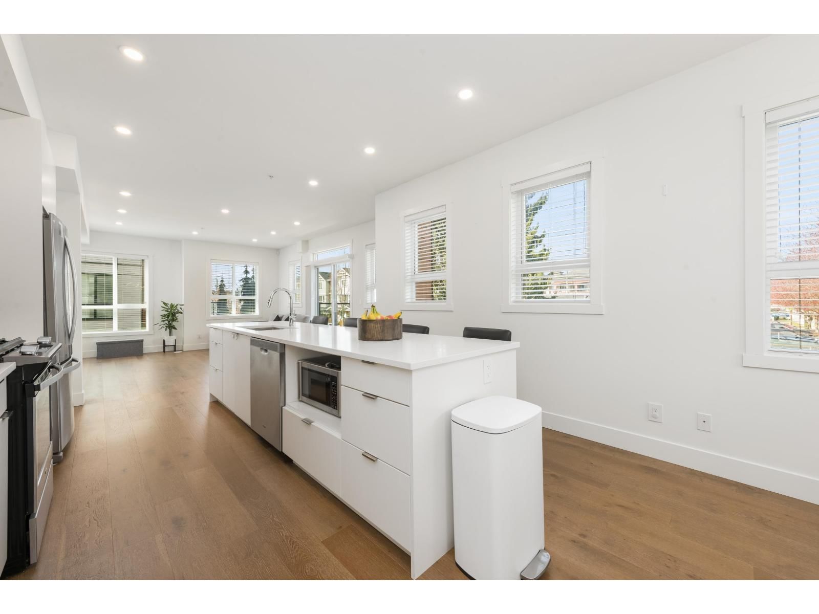 9 - 19790 55A AVENUE Image 1