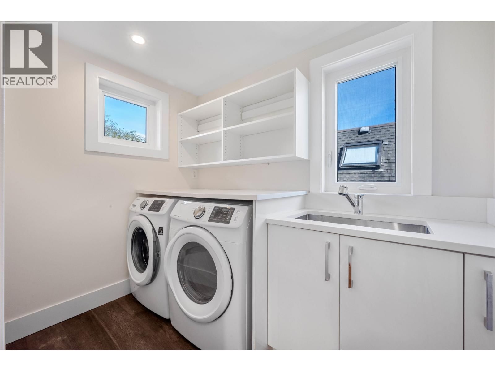 1468 KINGS AVENUE Image 28