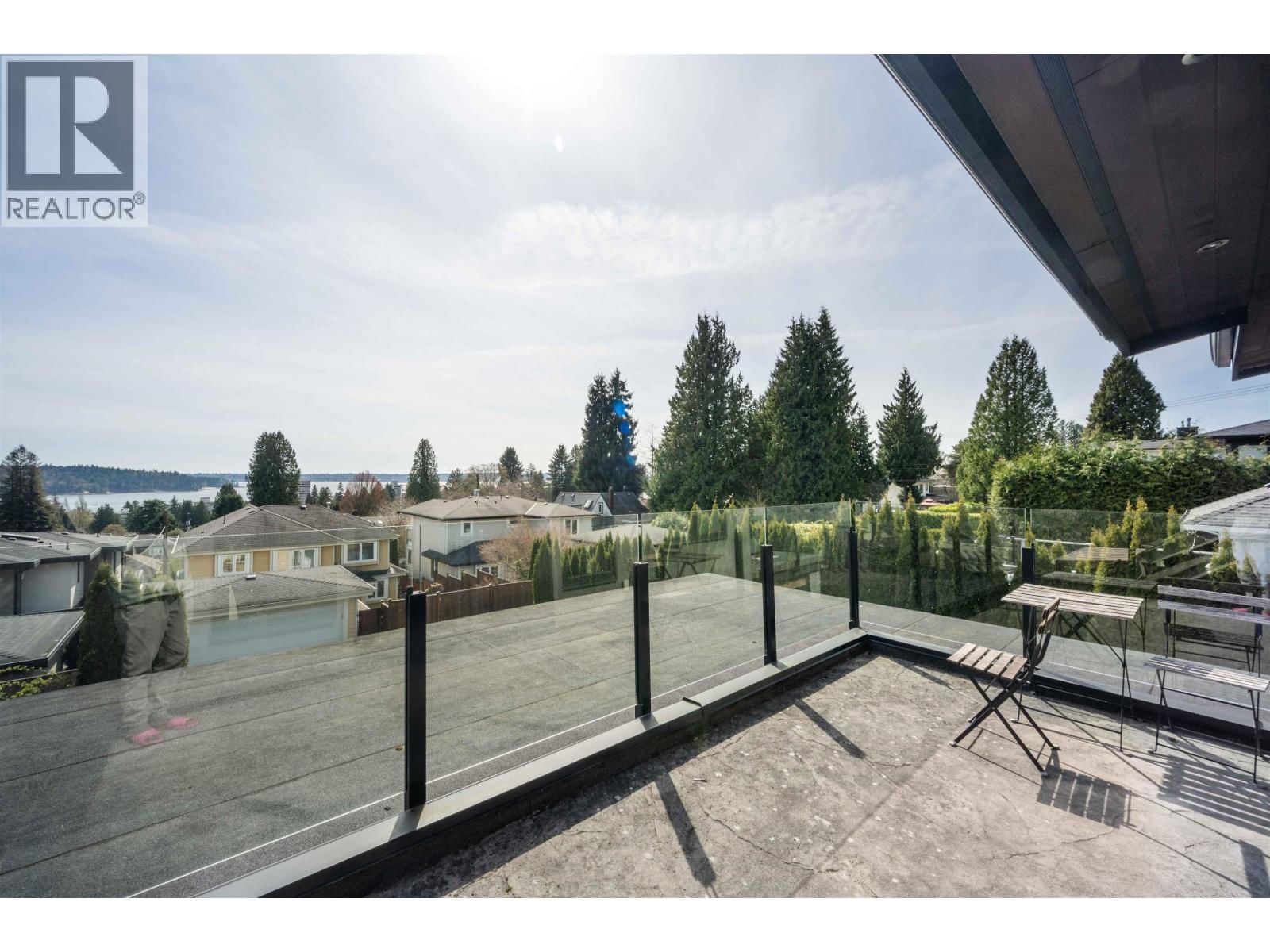 1468 KINGS AVENUE Image 37