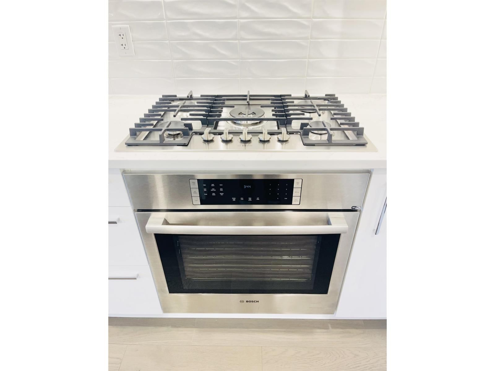 303 - 1588 JOHNSTON ROAD Image 17