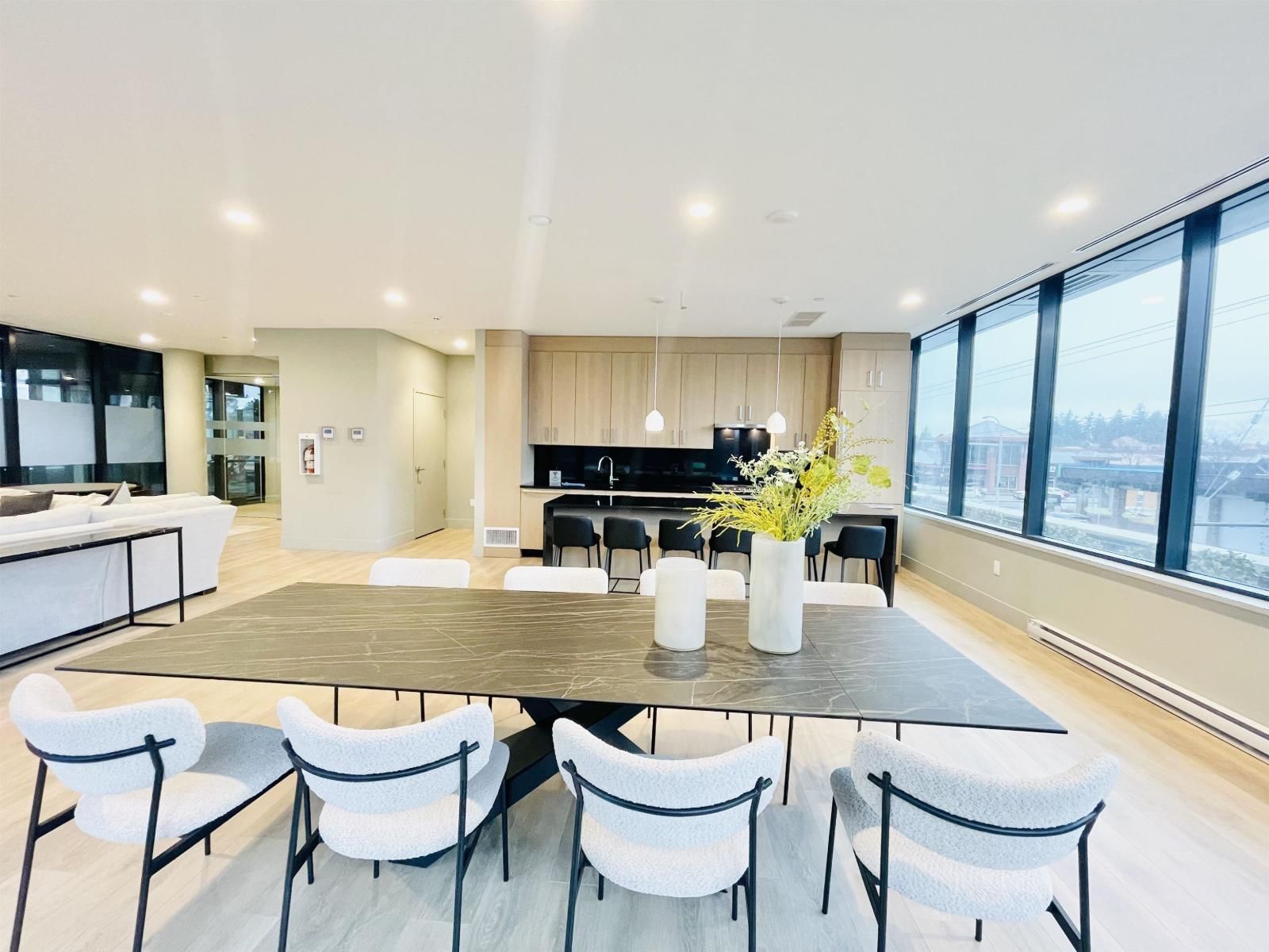 303 - 1588 JOHNSTON ROAD Image 31