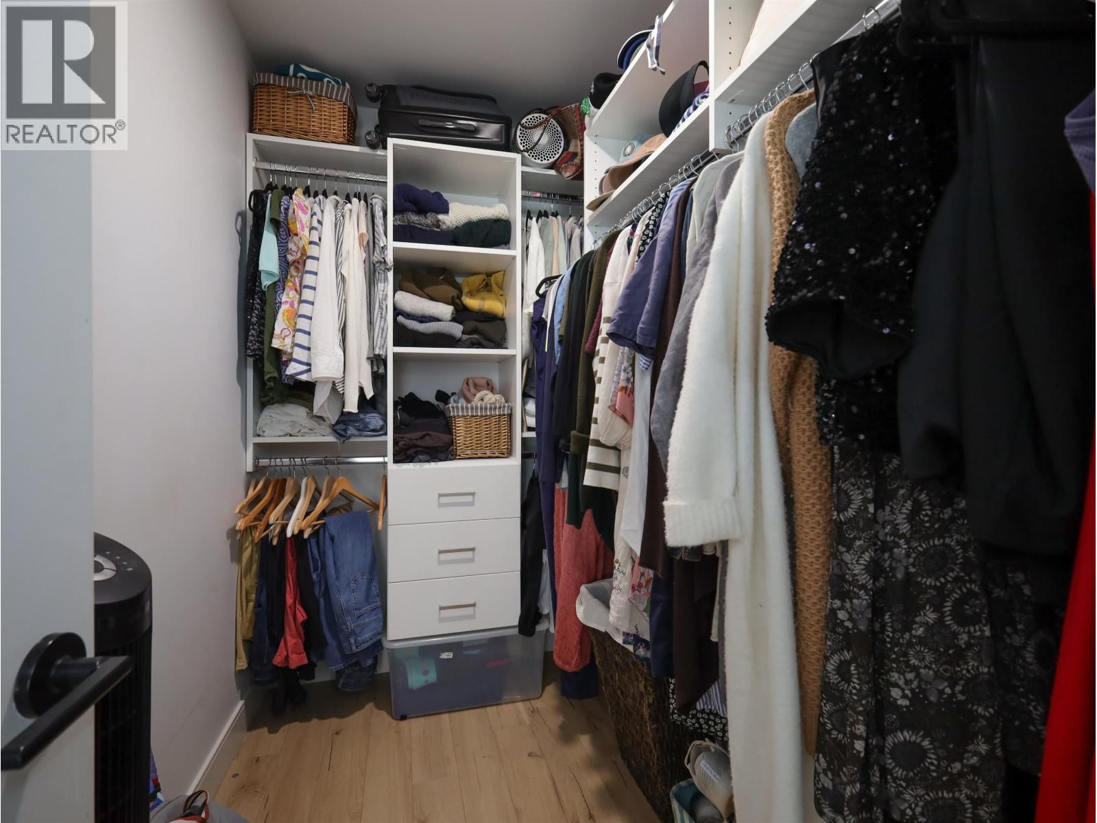 224 - 3131 MURRAY STREET Image 11