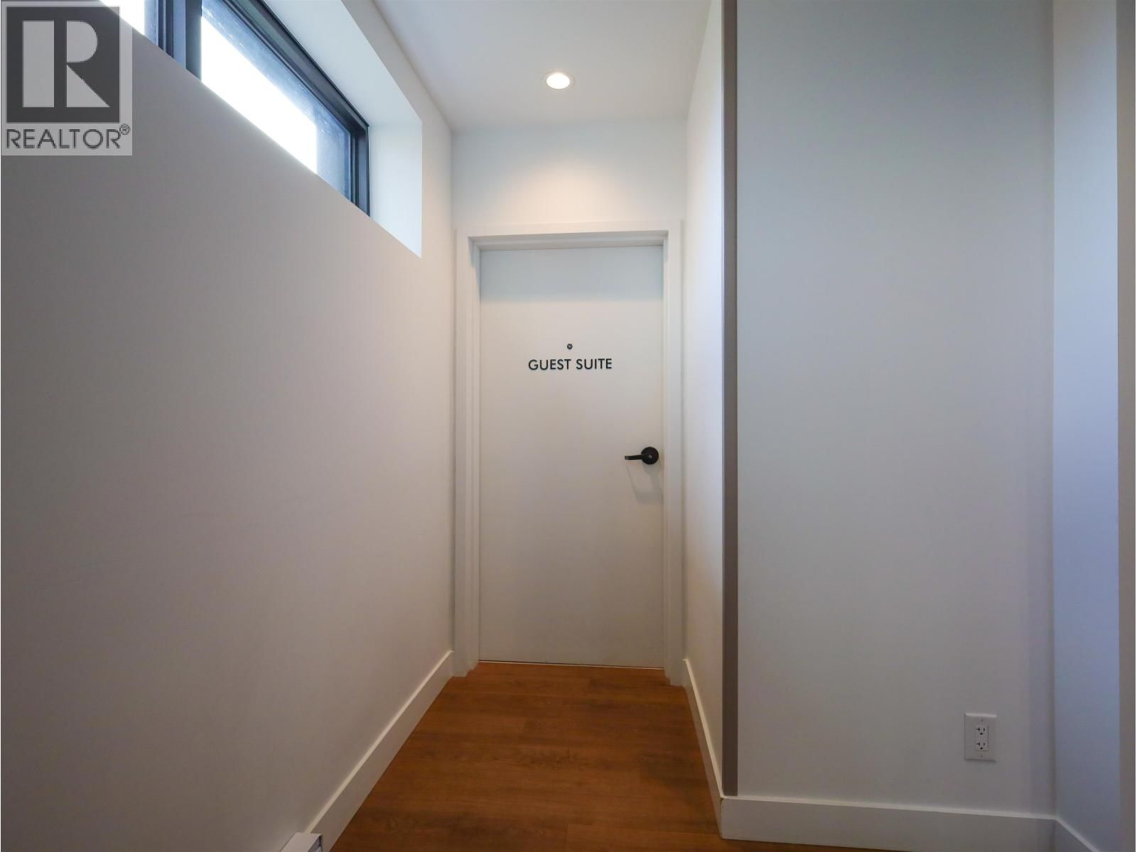 224 - 3131 MURRAY STREET Image 23