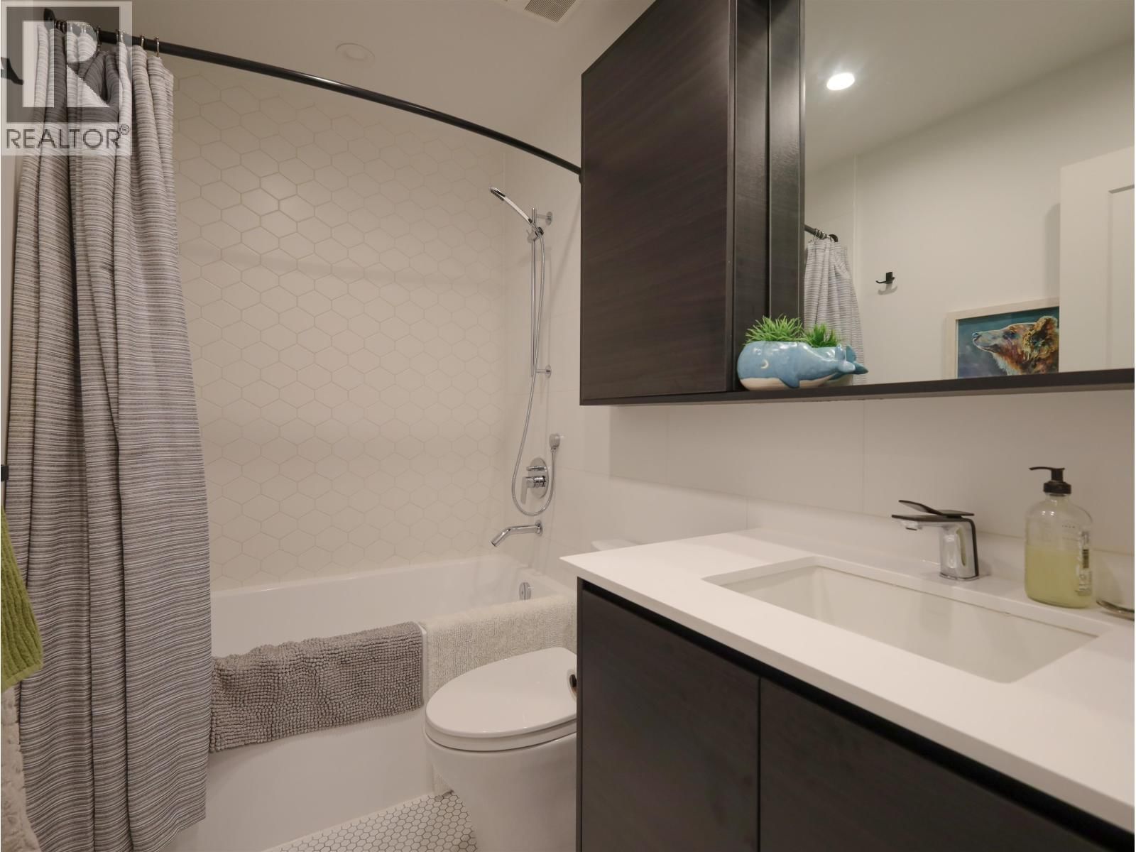 224 - 3131 MURRAY STREET Image 5