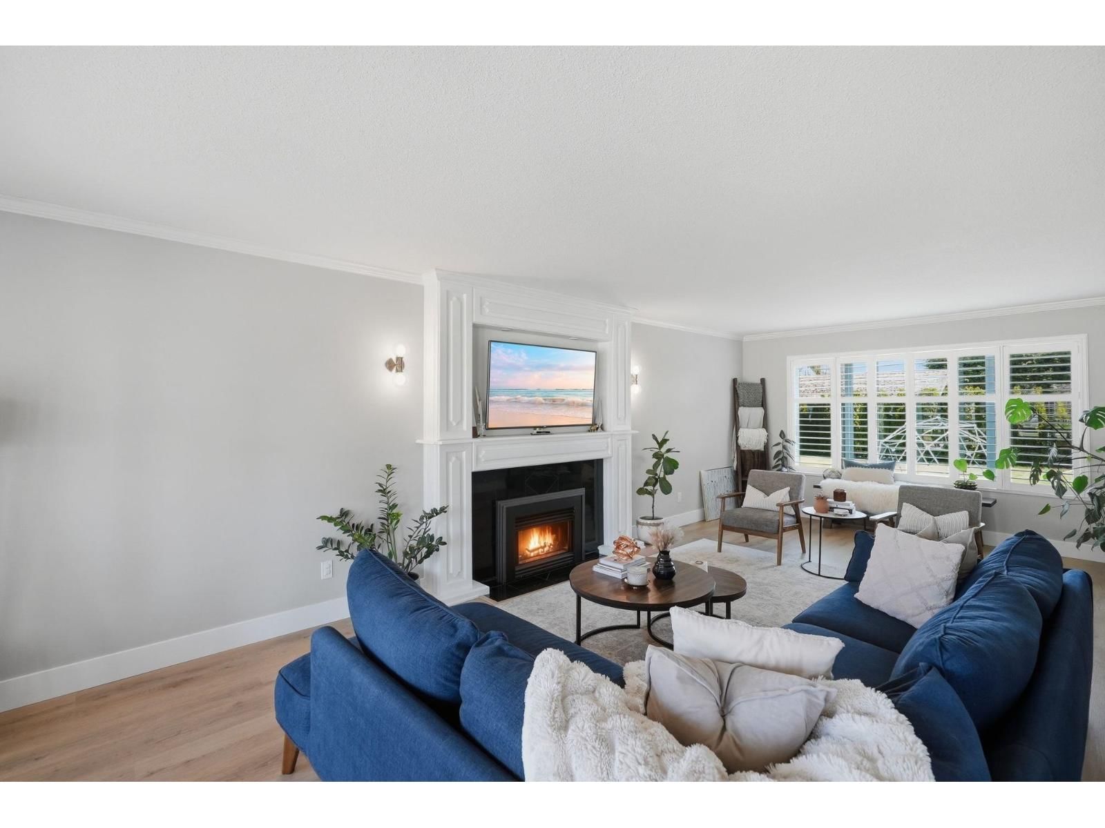 5692 247A STREET Image 6