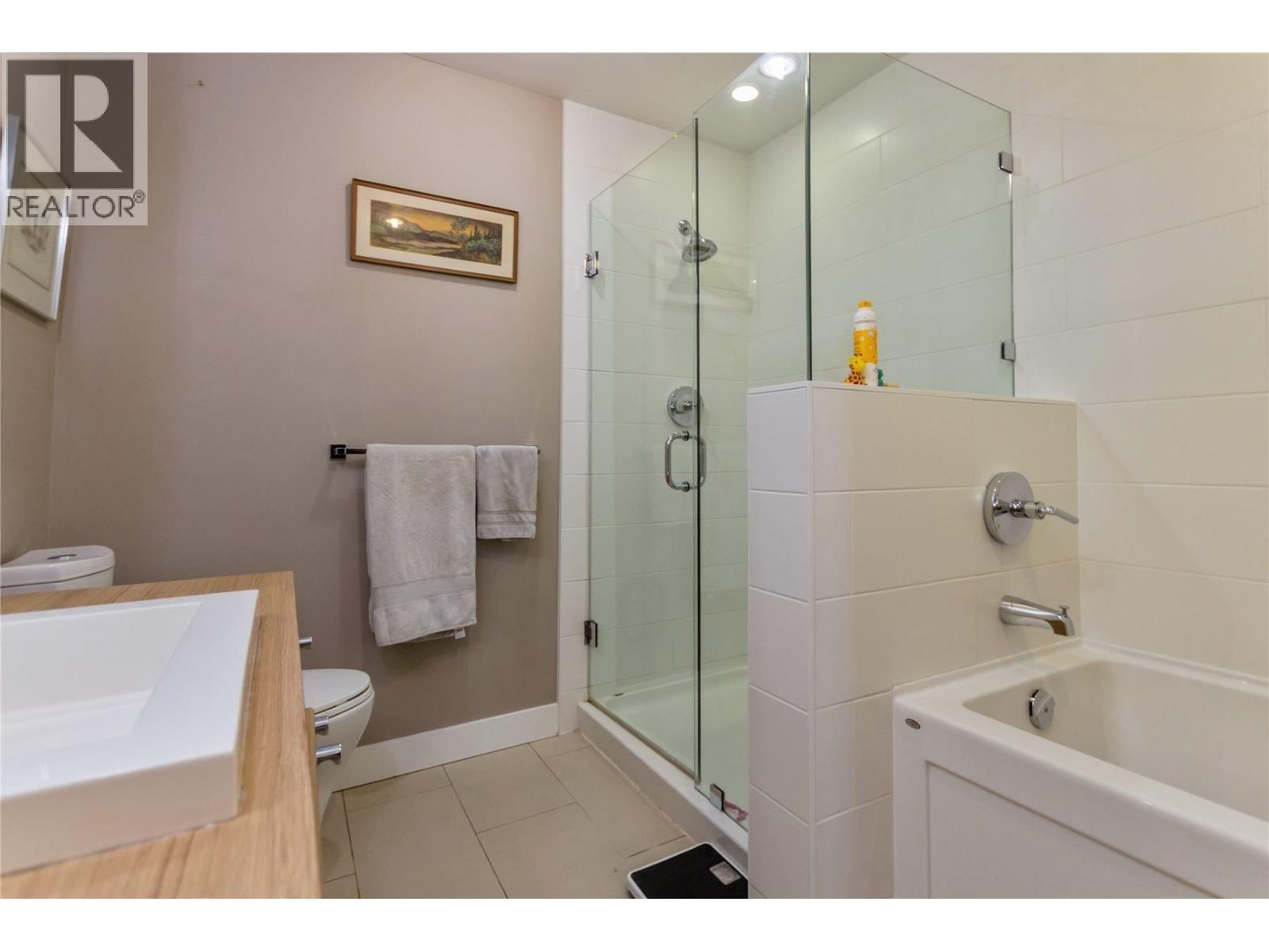 101 - 9150 UNIVERSITY HIGH STREET Image 14