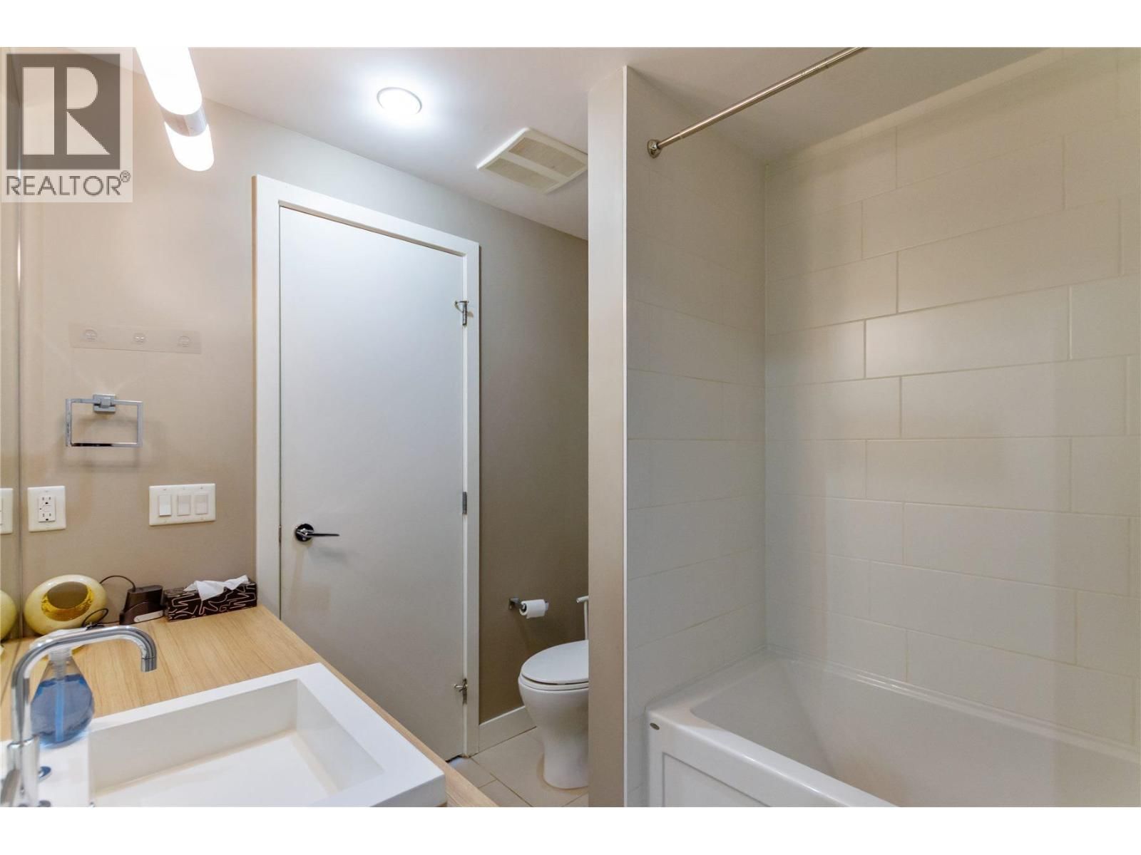 101 - 9150 UNIVERSITY HIGH STREET Image 18