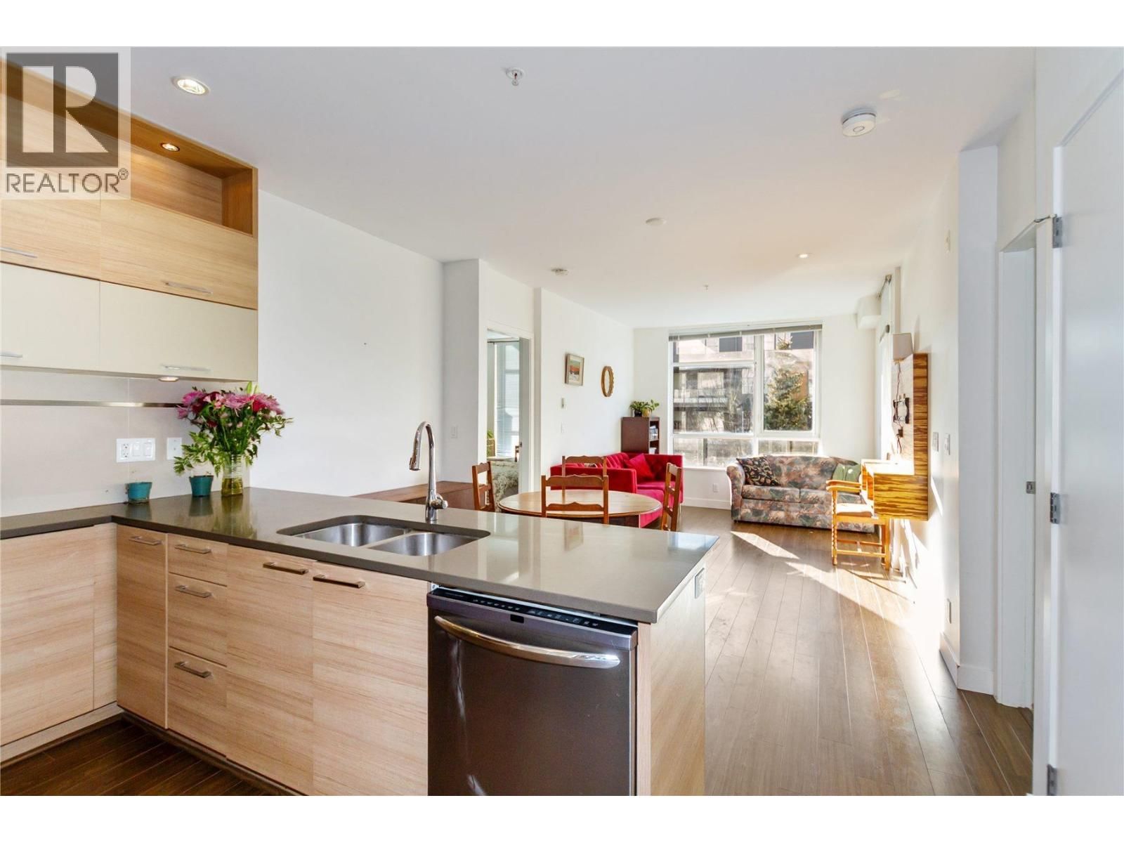 101 - 9150 UNIVERSITY HIGH STREET Image 2