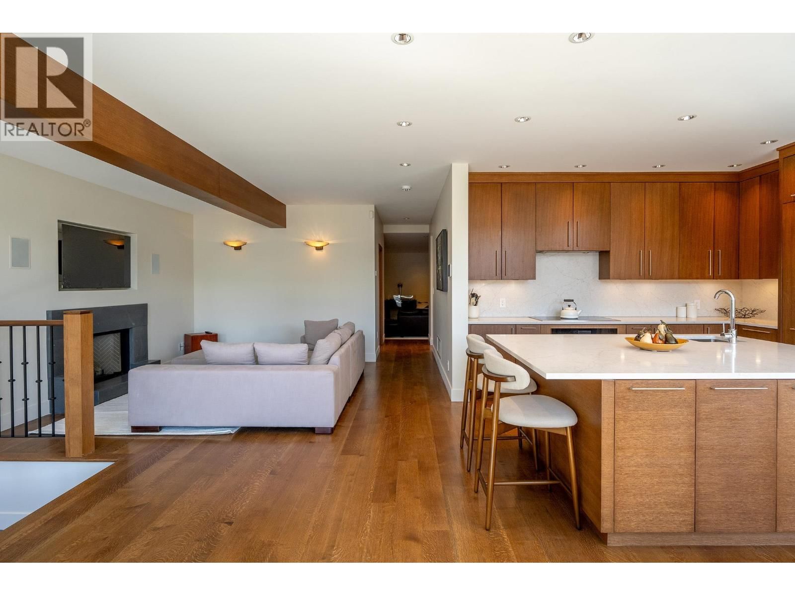 8364 MOUNTAIN VIEW DRIVE Image 8