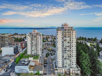 15152 RUSSELL Avenue | White Rock British Columbia | Slide Image Two