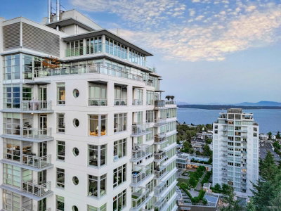 15152 RUSSELL Avenue | White Rock British Columbia | Slide Image Four