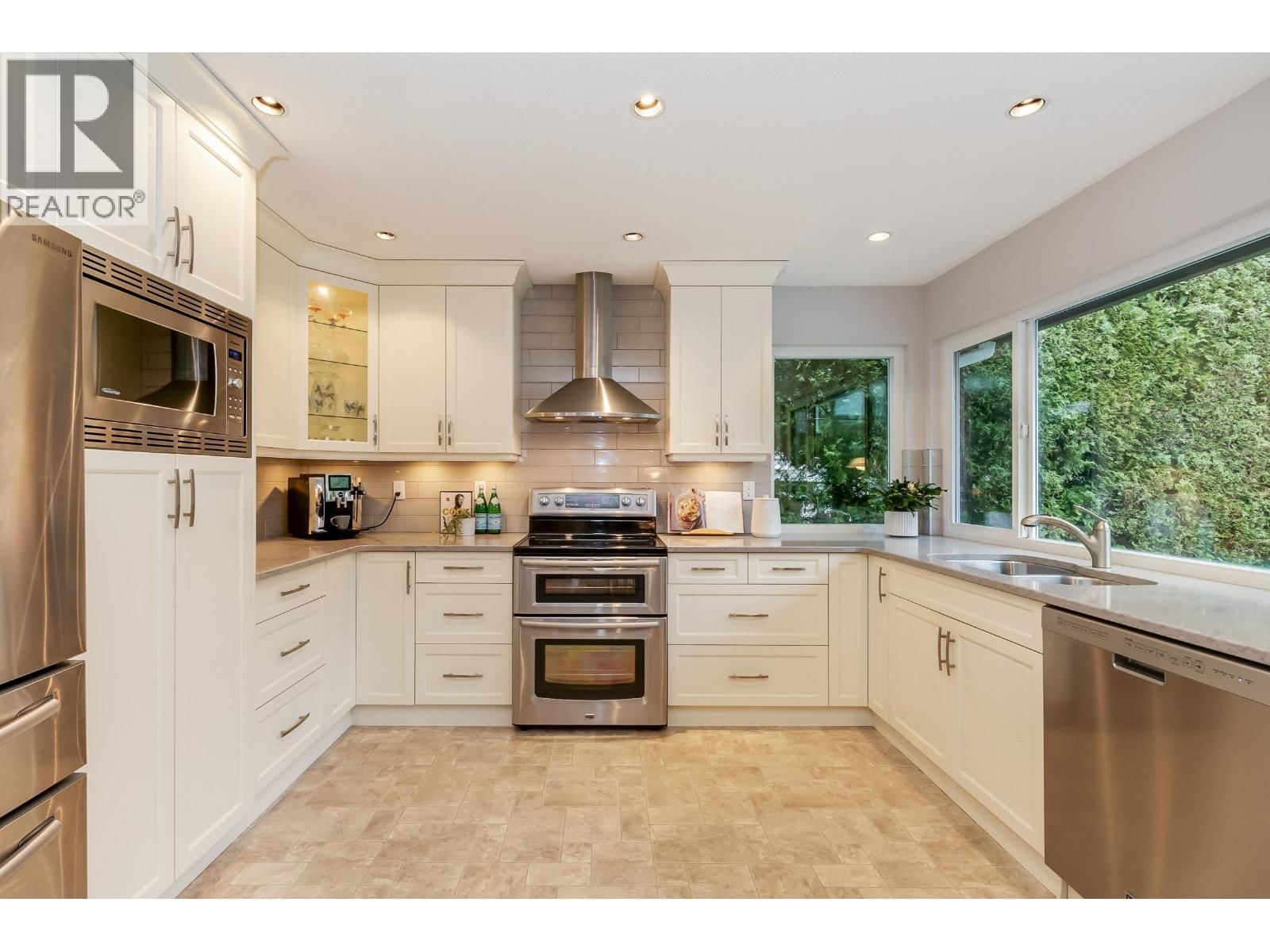 2419 SHAWNA WAY Image 11